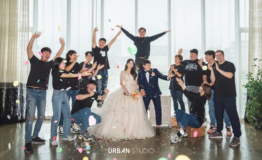 ▲ 제공|해피메리드컴퍼니, 웨딩디렉터봉드, 로자스포사, 스플렌디노, 더블앤, 진하, 서윤, 닉스플로스, 어반스튜디오, 규중칠우, 정부자스타일리스트, 웨딩미