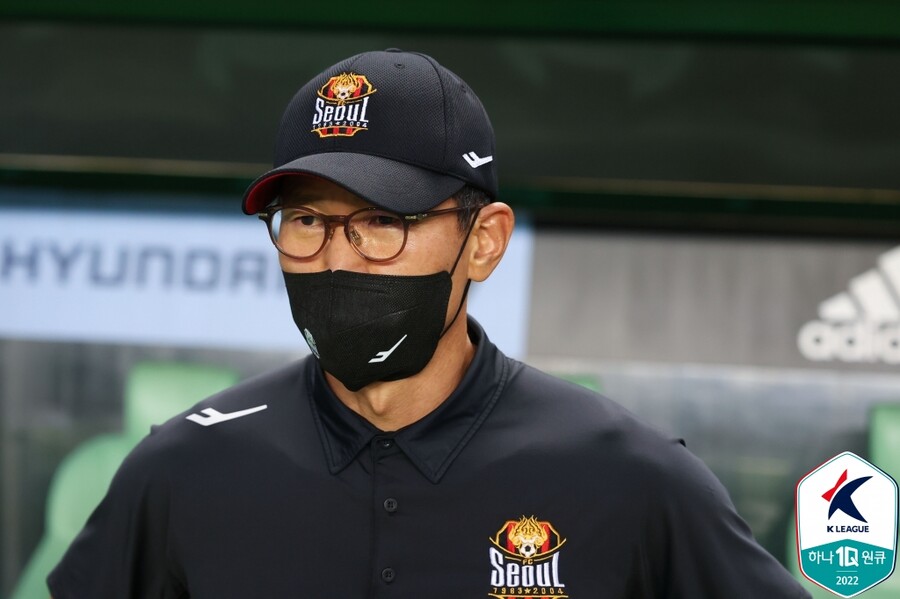 ▲ 이병근 수원 삼성 감독(사진 위)과 안익수 FC서울 감독(사진 아래) ⓒ한국프로축구연맹