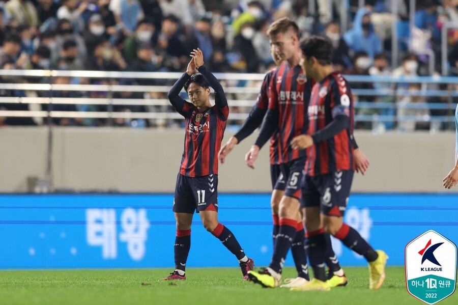 ▲ 대구FC가 홍정운의 결승골로 수원FC에 2-1로 이겼다. 수원FC는 이승우가 골맛을 봤다. ⓒ한국프로축구연맹