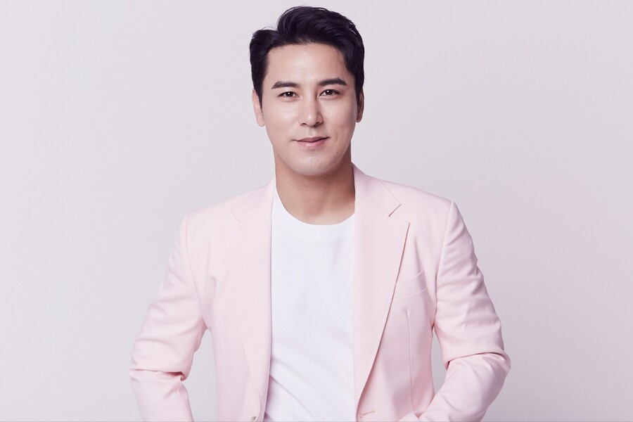 장민호, 5년만 정규앨범 낸다…내달 '이터널' 발매