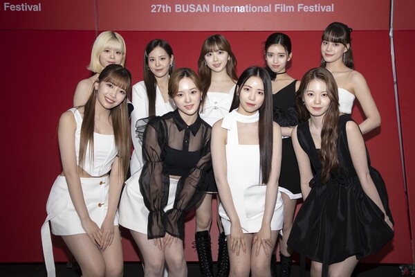 ▲ 부산국제영화제 '아시아 콘텐츠 어워즈'에서 무대를 선사한 니쥬. 제공| JYP엔터테인먼트, Sony Music Labels