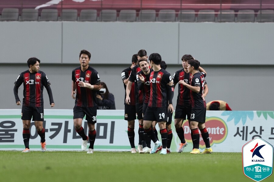 ▲ 김신진의 성제골로 FC서울이 리드를 잡았다. ⓒ한국프로축구연맹
