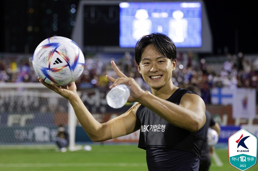 ▲ 수원FC 이승우는 22세 이하 의무 출전 규정으로 선발 출전 기회를 많이 얻지 못하고 있다. ⓒ한국프로축구연맹