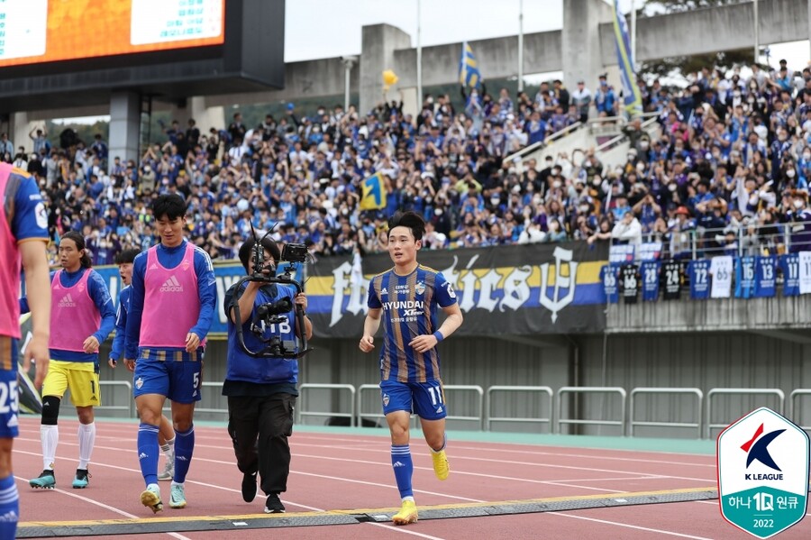 ▲ 울산 현대의 우승을 부른 동점골을 넣은 엄원상  ⓒ한국프로축구연맹