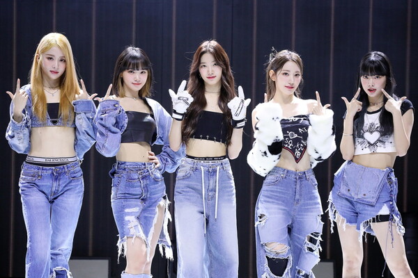 ▲ 새 앨범으로 일본 오리콘 1위에 오른 르세라핌. 제공|쏘스뮤직