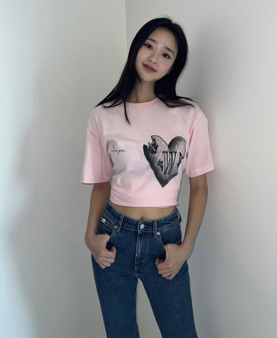 유부녀 맞아 ? '9살 연상♥' 손연재 크롭티로 슬렌더 몸매 과시