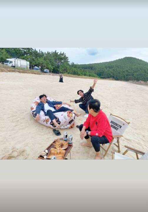 ▲ 배우 성동일, 김희원, 로운. 출처| 김아중 인스타그램