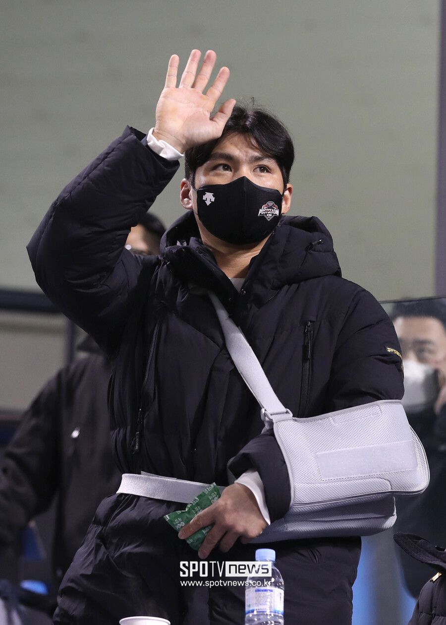 ▲ LG 오지환은 지난해 포스트시즌에 출전하지 못했다. 정규시즌 최종전을 하루 앞두고 쇄골 골절상을 입었다. ⓒ 곽혜미 기자