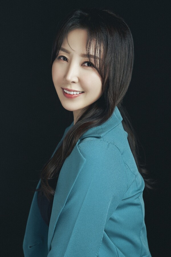 정윤희, 새 싱글 '뉴욕 아리랑' 발표…해외동포 1세대 위한 힐링 트로트