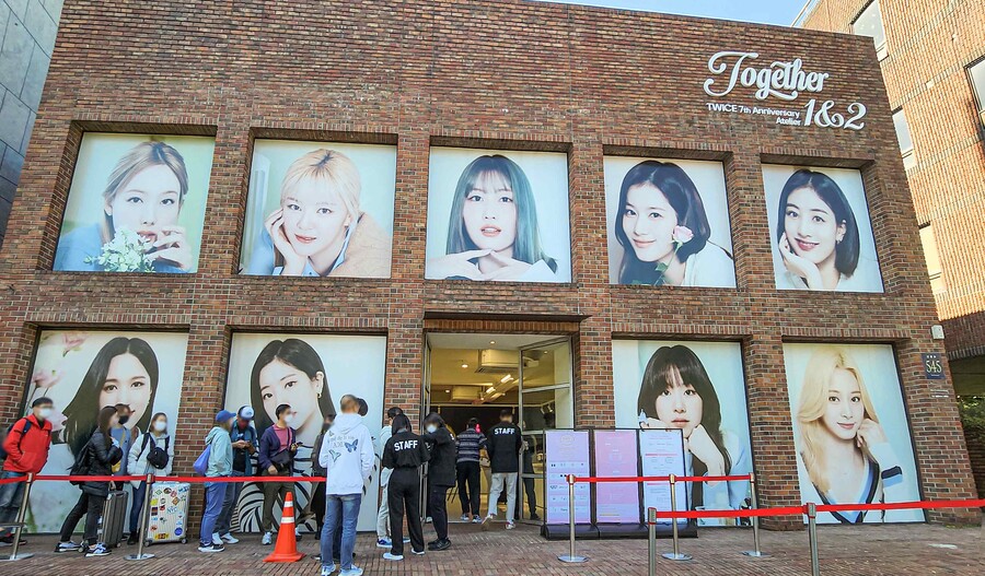 ▲ 트와이스가 데뷔 7주년을 기념해 팝업 스토어를 오픈했다. 제공|JYP엔터테인먼트