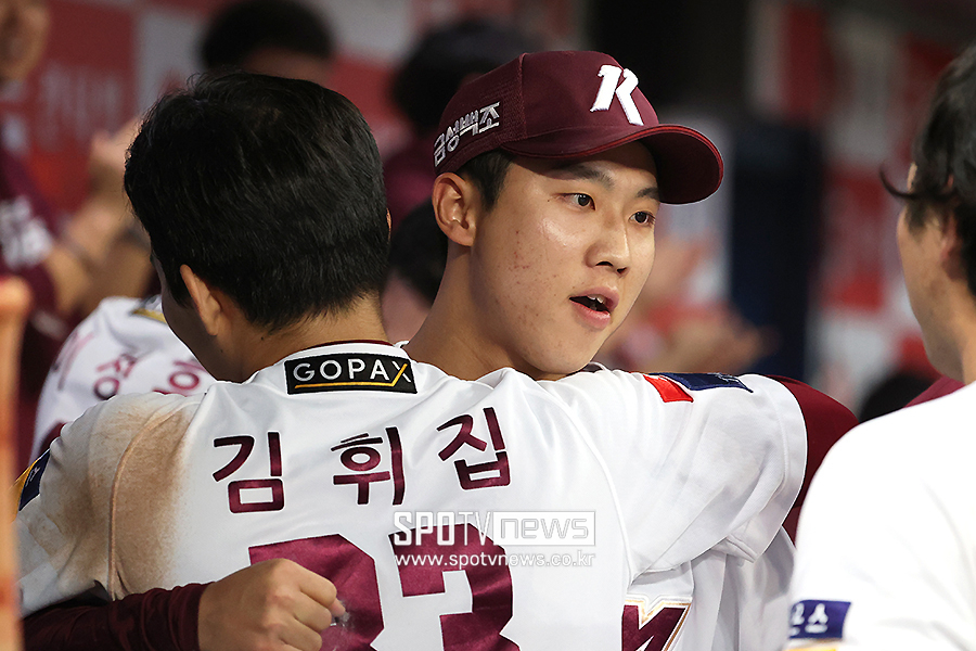 ▲ 김동혁은 플레이오프에서 홀드 2개를 기록하며 팀의 한국시리즈 진출에 힘을 보탰다. ⓒ곽혜미 기자