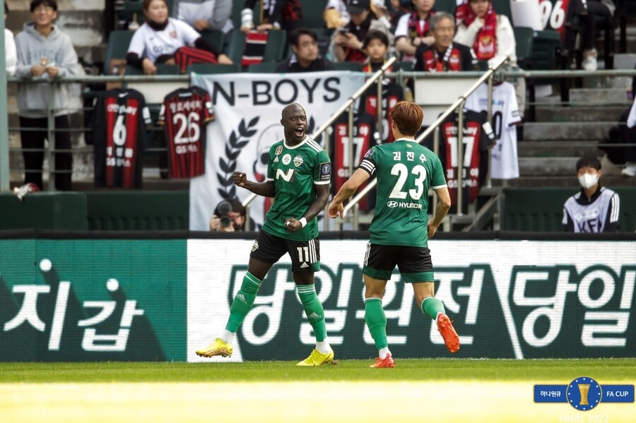▲ 전북 현대가 FC서울을 3-1로 꺾고 FA컵 우승을 차지했다. 바로우의 활약이 절대적이었다. ⓒ한국프로축구연맹
