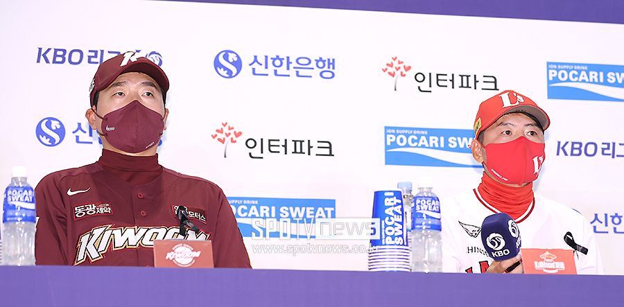 ▲ 홍원기 감독 김원형 감독 ⓒ곽혜미 기자