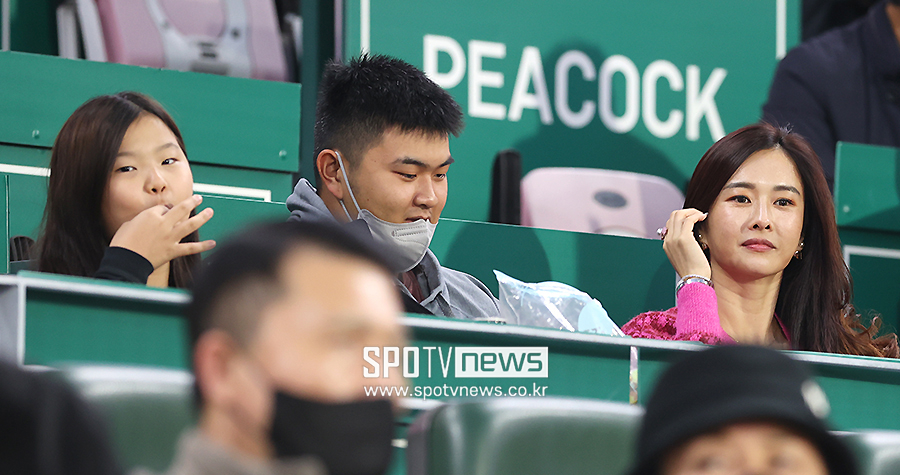[포토S] '추신수 아내' 하원미, '아들 딸과 함께'