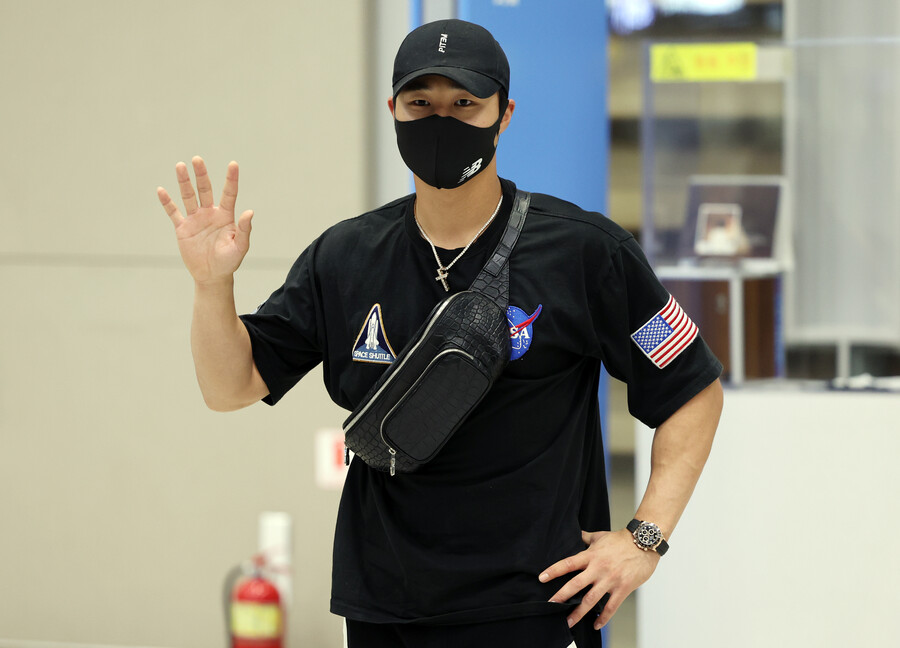 ▲ 2일 인천국제공항을 통해 입국한 김하성. ⓒ연합뉴스