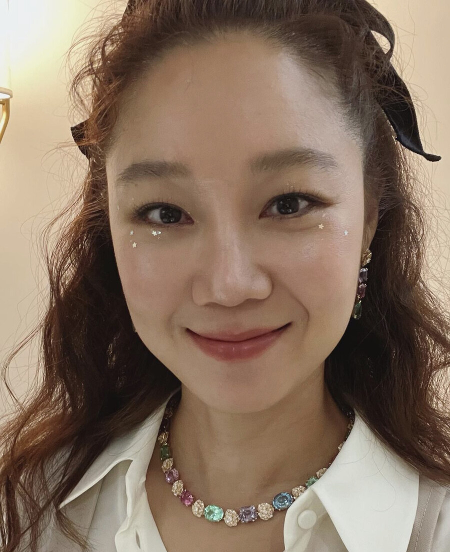 새신부 공효진, 이태원 참사 위로 “마음 잘 챙겨요”