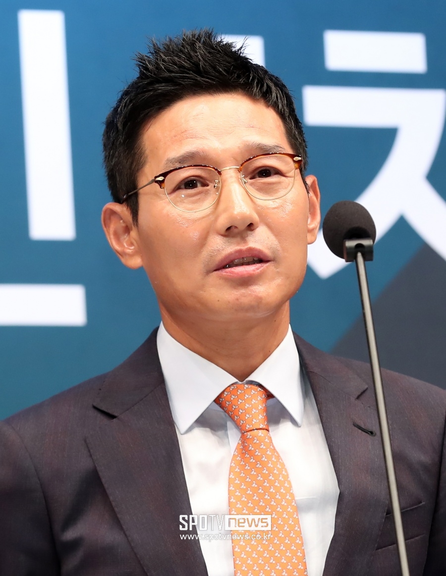 염경엽 감독 '1차 공약' 코치 지키기 "선수들 혼란 없게 하겠다"