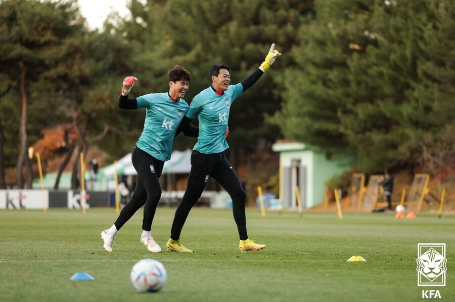 ▲ 축구대표팀 골키퍼 전쟁은 조용히 진행 중이다. 김승규-조현우(사진 위 왼쪽부터)는 주전 싸움을 벌이고 있고 구성윤-송범근(사진 아래 왼쪽부터)은 3번 골키퍼 자리를 놓고 애쓰고 있다. ⓒ대한축구협회