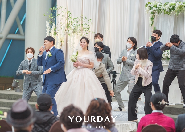 ▲ 제공| 해피메리드컴퍼니, 웨딩디렉터봉드, 로자스포사, 스플렌디노, 더블앤, 진하, 서윤, 닉스플로스, 어반스튜디오, 규중칠우, 정부자스타일리스트, 웨딩미