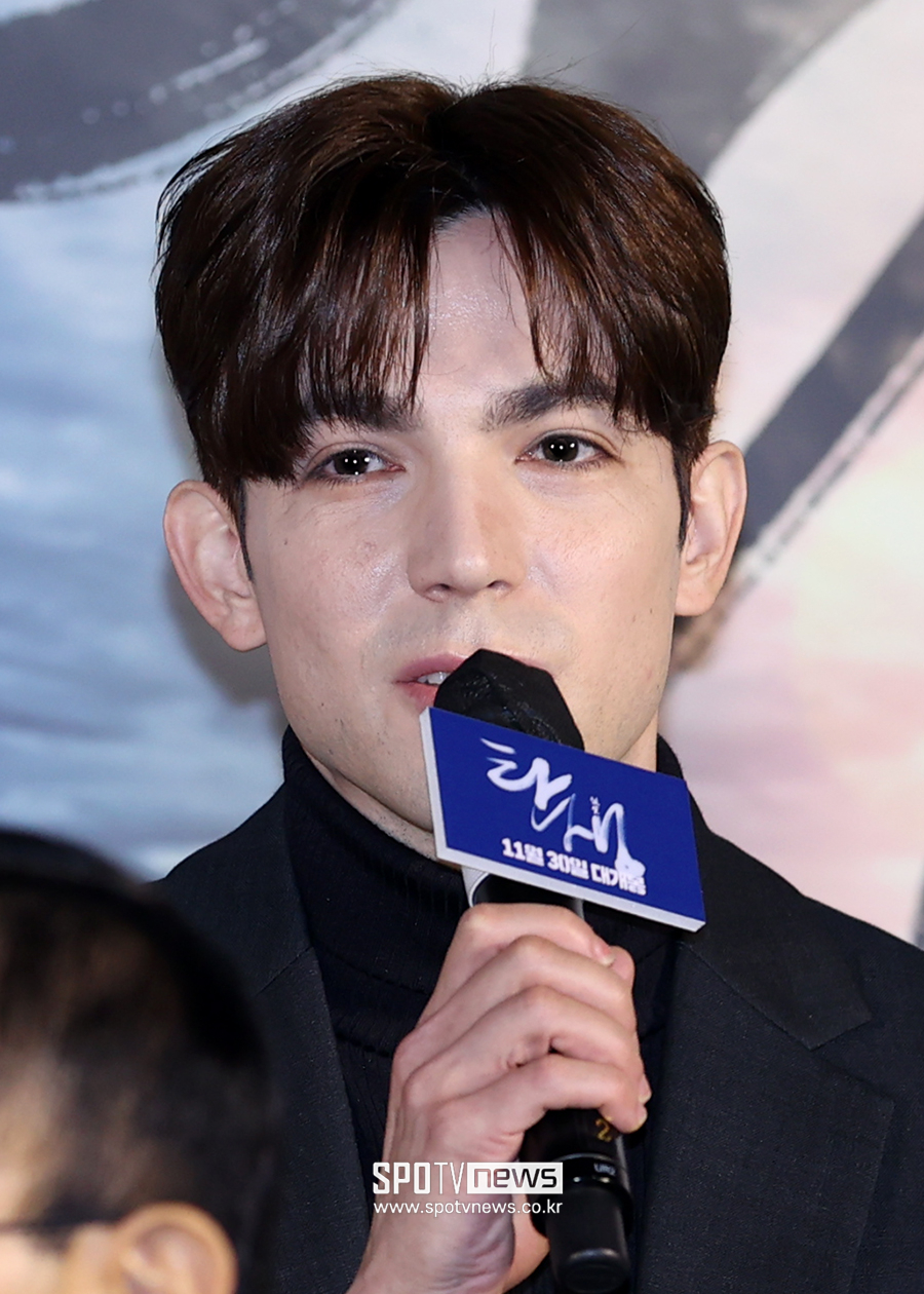 [포토S] 인사말 하는 로빈 데이아나