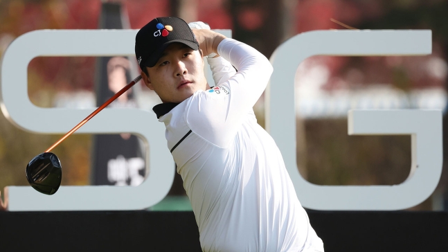 김민규, KPGA 상금왕 보인다…최종전 2R 단독 선두