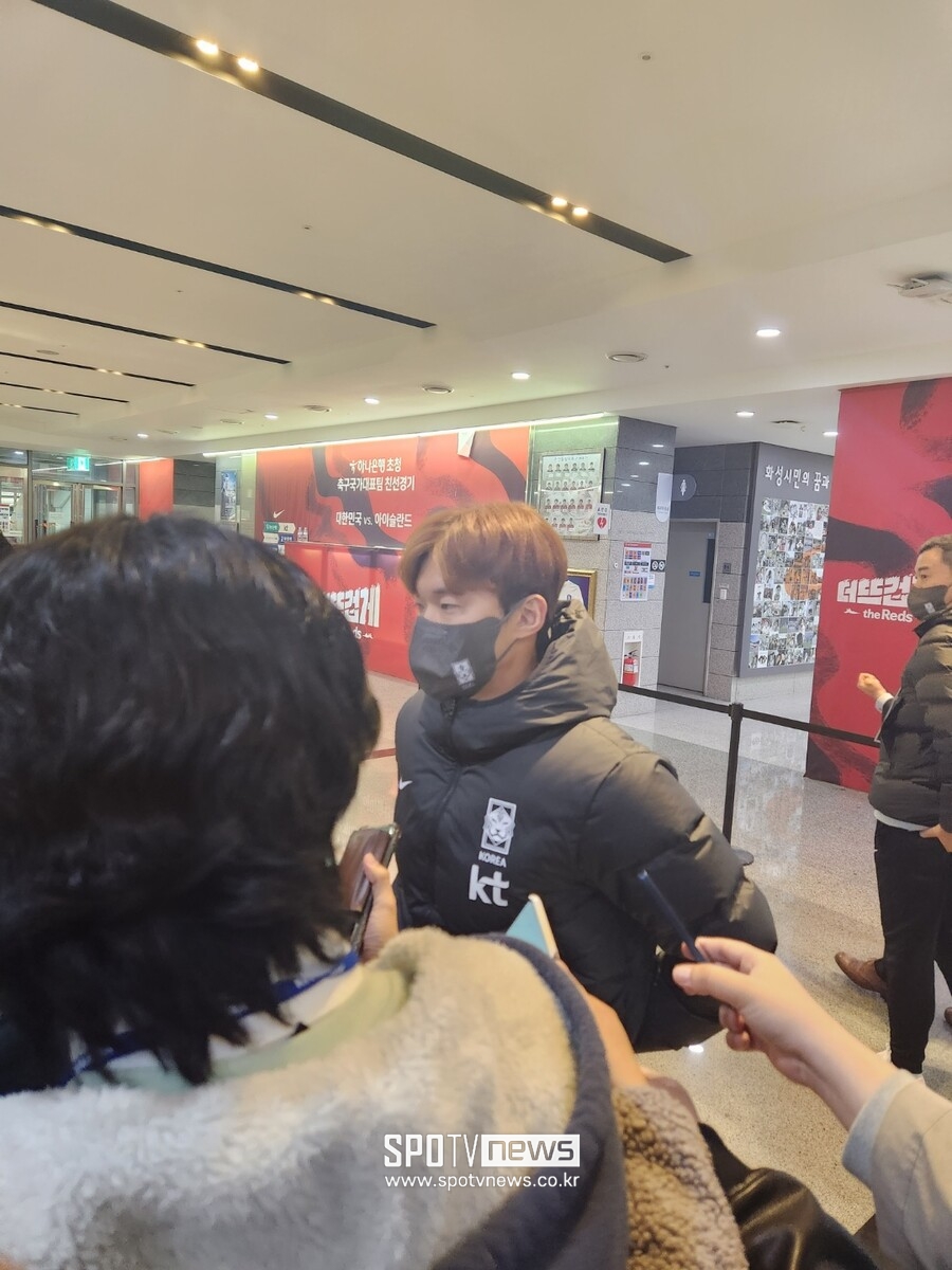 ▲ 아이슬란드전 명단 제외된 김진수. 경기 후 믹스드존에서 담담한 표정으로 취재진을 만난 모습.
