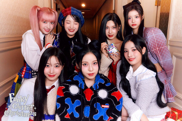 ▲ 엔믹스 디지털 싱글 '펑키 글리터 크리스마스' 단체 사진. 제공|JYP엔터테인먼트