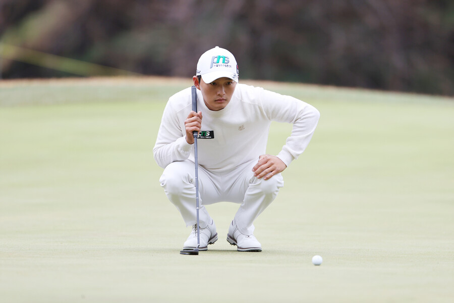 ▲ 김영수가 올 시즌 한국프로골프(KPGA) 코리안투어 대상과 상금왕을 석권했다. ⓒ KPGA