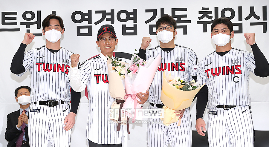 ▲ 진해수 염경엽 감독 김현수 오지환 ⓒ곽혜미 기