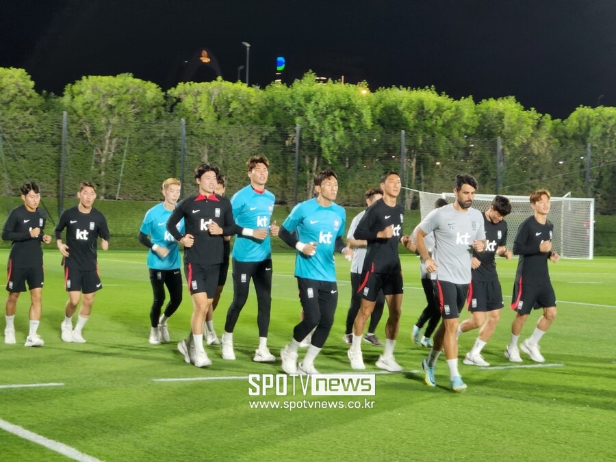 ▲ 축구대표팀이 카타르 도하 입성 첫 훈련을 가졌다.