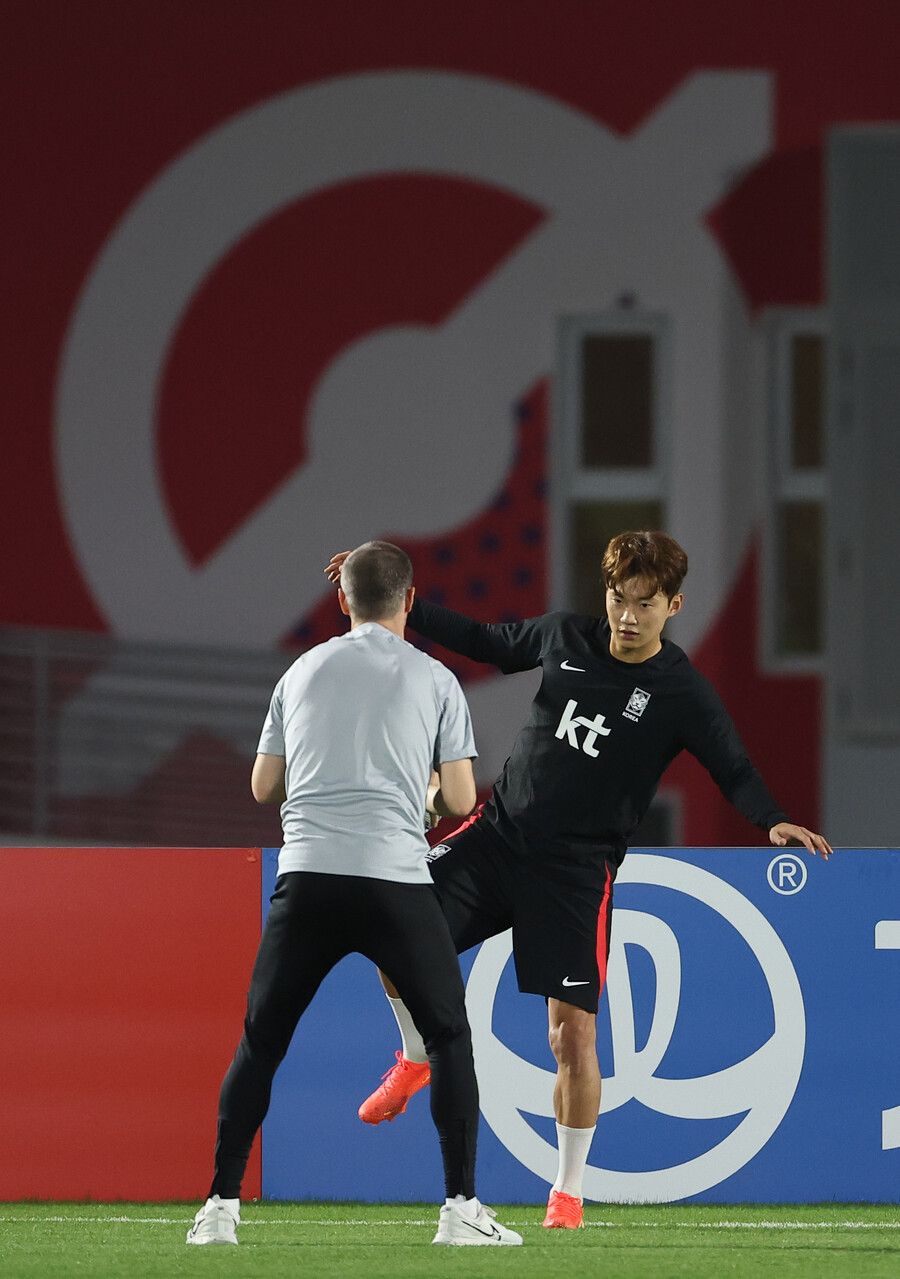 ▲ 축구대표팀 왼쪽 측면 수비수 김진수가 처음으로 그라운드 훈련을 소화했다. ⓒ연합뉴스