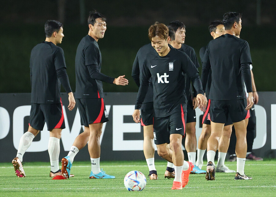 ▲ 축구대표팀 왼쪽 측면 수비수 김진수가 처음으로 그라운드 훈련을 소화했다. ⓒ연합뉴스
