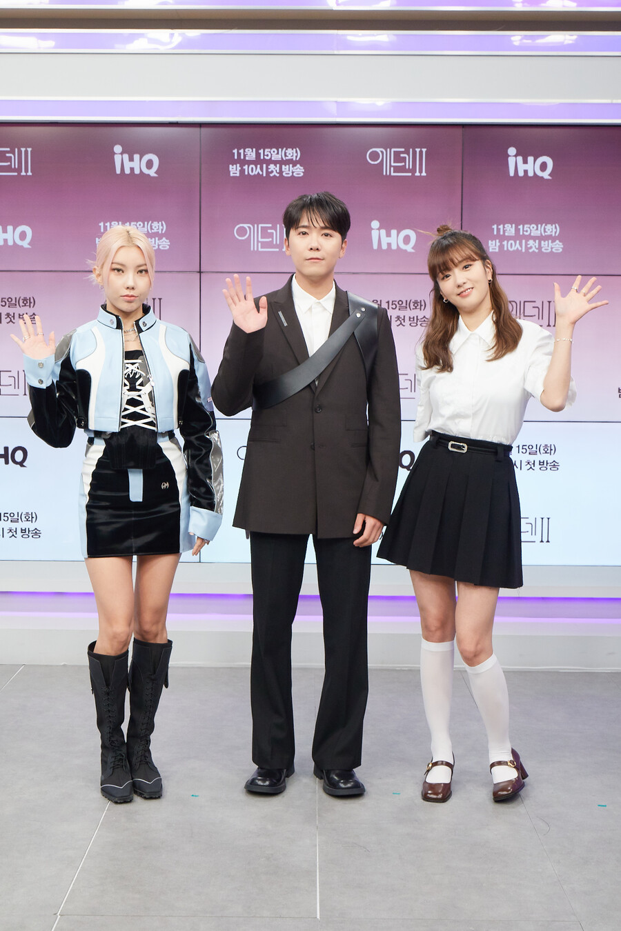 ▲ 시미즈, 이홍기, 윤보미(왼쪽부터). 제공ㅣIHQ