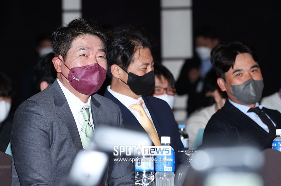 ▲ 홍원기 감독 손혁 단장 장정석 단장 ⓒ곽혜미 기