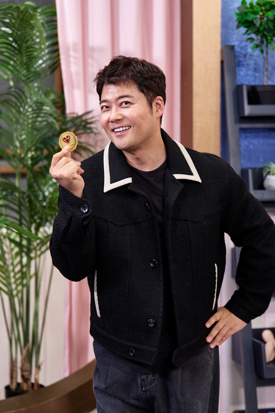▲ 티빙 오리지널 '러브캐처 인 발리' 전현무. 제공| 티빙