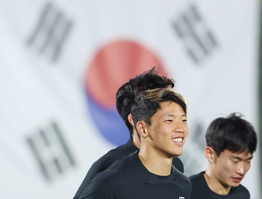 [카타르 NOW]첫 골 주인공으로 뽑혔는데…'부상 조심' 황희찬, 윤종규와 숙소 휴식
