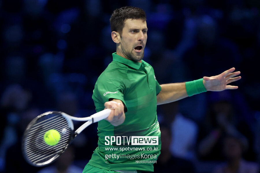 ▲ 노박 조코비치가 2022 니토 ATP 파이널스 결승전에서 경기를 펼치고 있다.