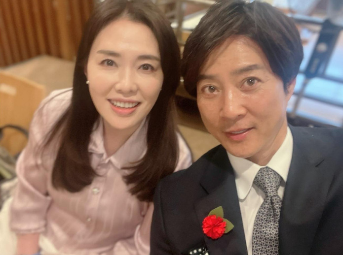 "첫 만남의 설렘, 아직도 간직 중" 최수종♥하희라, 결혼 29주년 자축