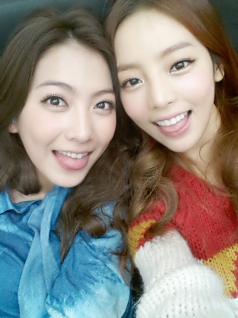 ▲ 강지영(왼쪽)이 구하라를 그리워했다. 출처l구하라 SNS