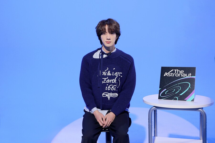 '12월 13일 입대' BTS 진 "원치 않았는데…훈련소 오시면 안돼요"