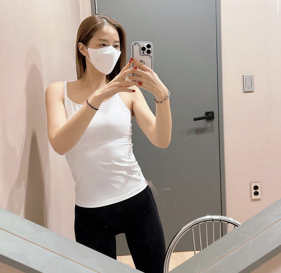 신지, 11kg 빼더니 거울셀카도 일취월장 "오운완"