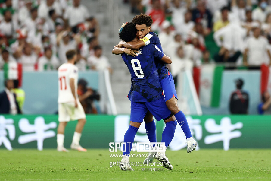 ▲ 미국이 30일 'FIFA 카타르 월드컵' 조별리그 최종전에서 이란을 제압하고 16강에 올랐다