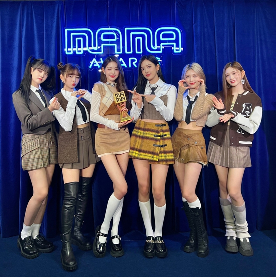 아이브, '2022 MAMA' 빛냈다…페이보릿 뉴 아티스트→스페셜 무대까지