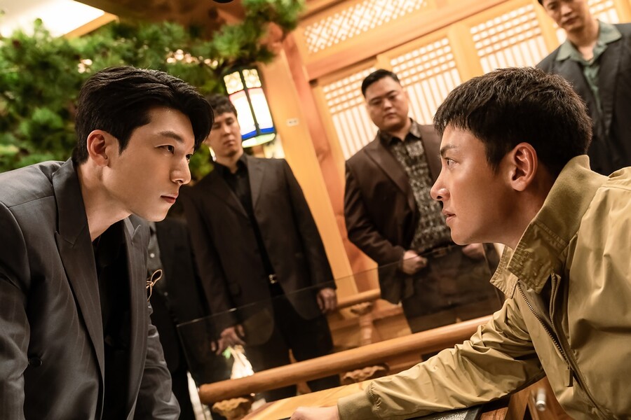 ▲ 디즈니+ '최악의 악'의 위하준과 지창욱. 제공|월트디즈니컴퍼니