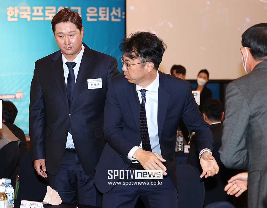 ▲ 이대호 손혁 단장 ⓒ곽혜미 기자