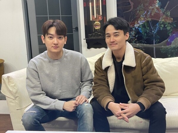 ▲ 아역 배우 출신 박건우(왼쪽)와 원덕현이 대학로 연극 '추적' 무대에 오른다. 제공|㈜수키컴퍼니