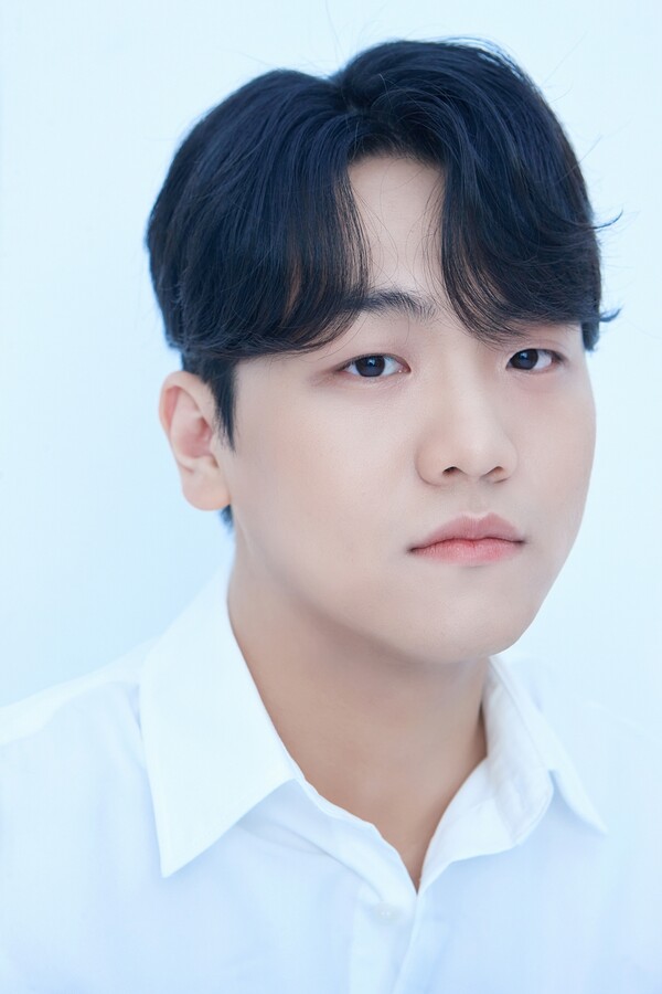 '새가수' 출신 오현우, 데뷔 싱글 '달꽃' 오늘 공개…가요계 첫 걸음