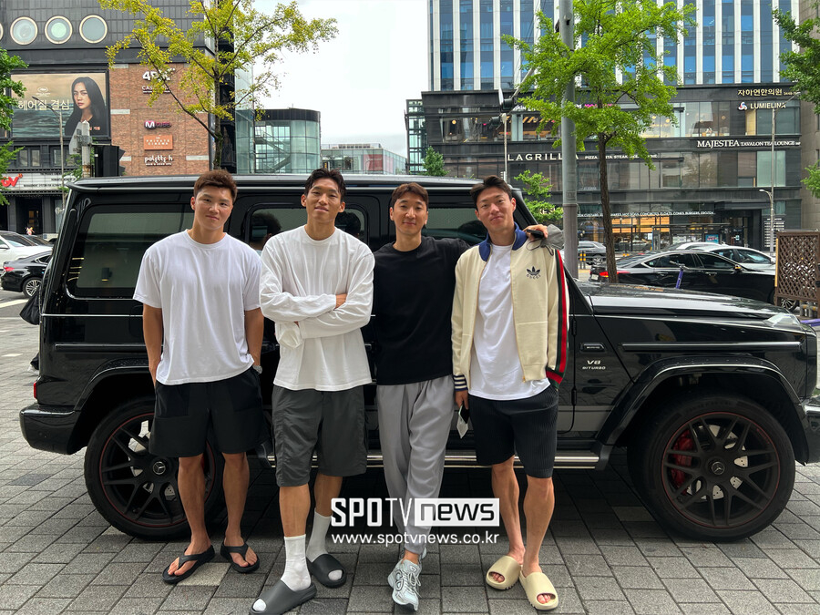 ▲ 이호 대표는 카타르 월드컵 전부터 김승규, 정우영, 황의조(왼쪽부터) 등과 많은 협업 콘텐츠를 제작했다.