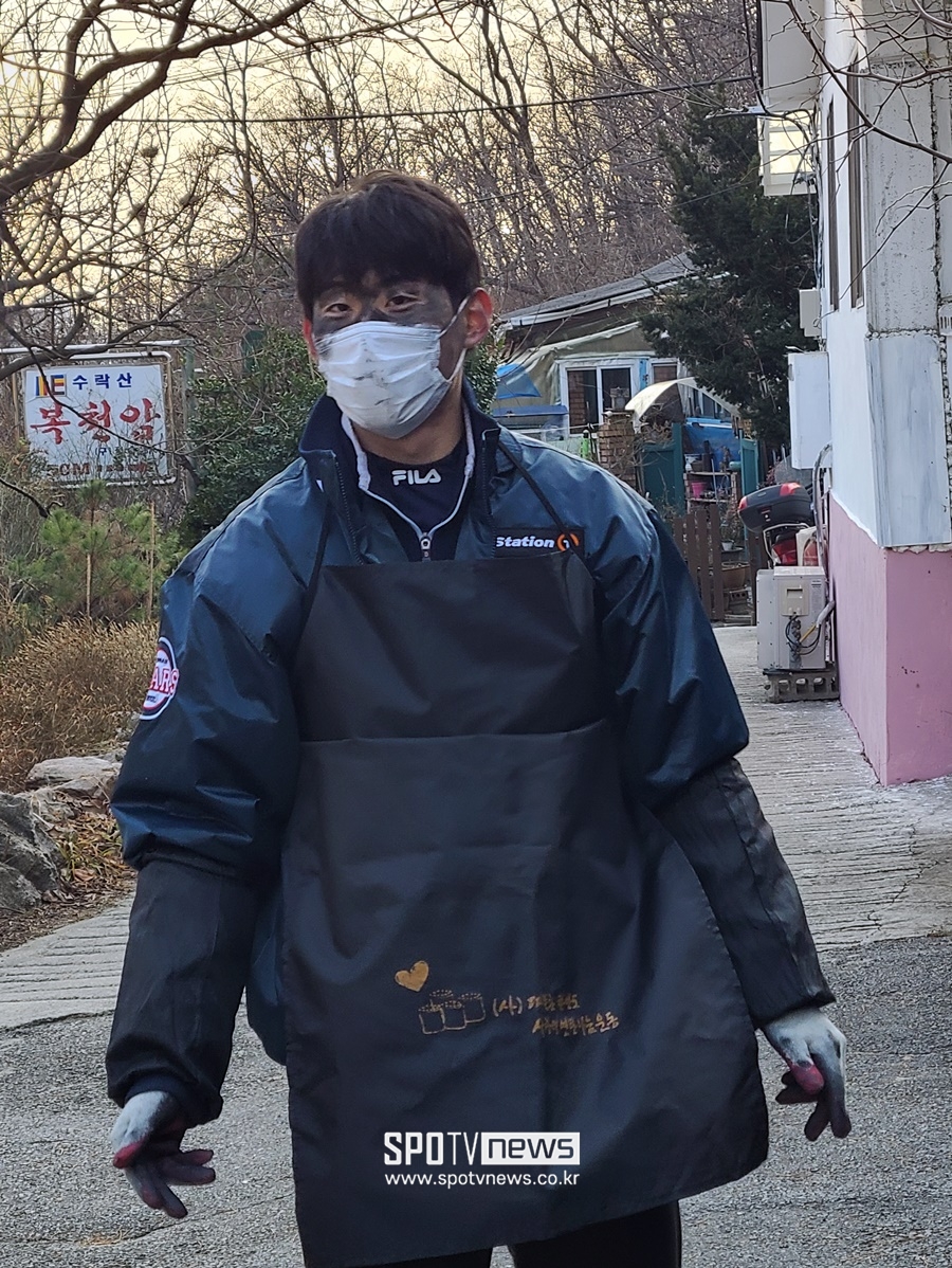 ▲ 손흥민 가면을 따라한 건 아니라는 두산 베어스 권민석 ⓒ 상계동, 김민경 기자