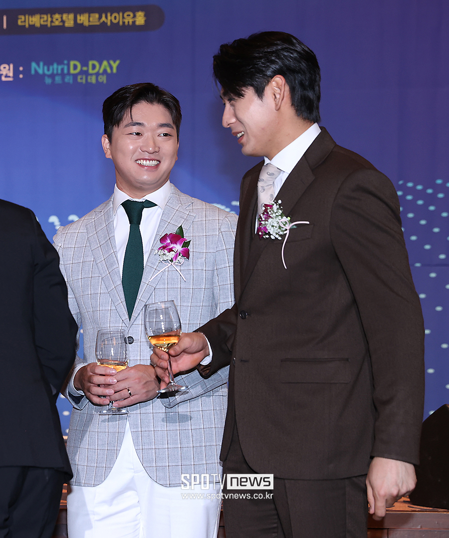▲ 고우석 이정후 ⓒ곽혜미 기자
